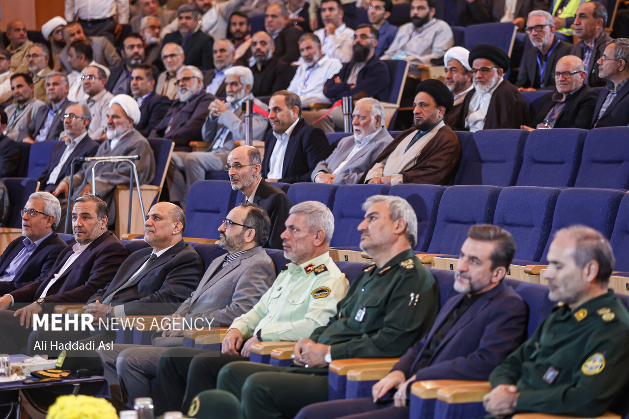 آئین تجلیل از موکب داران و خادمان اربعین حسینی (ع)