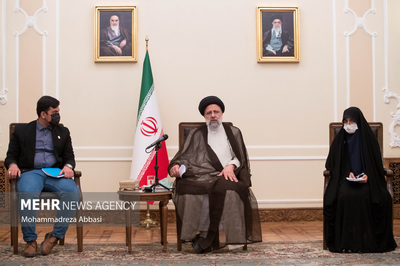 دیدار تشکل‌های دانش‌آموزی با رییس جمهور