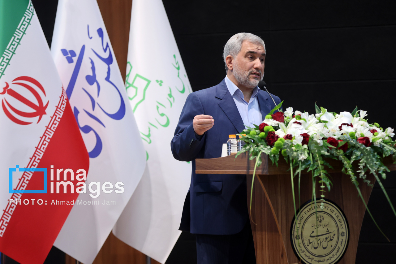 تجلیل قالیباف از پژوهشگران برتر 