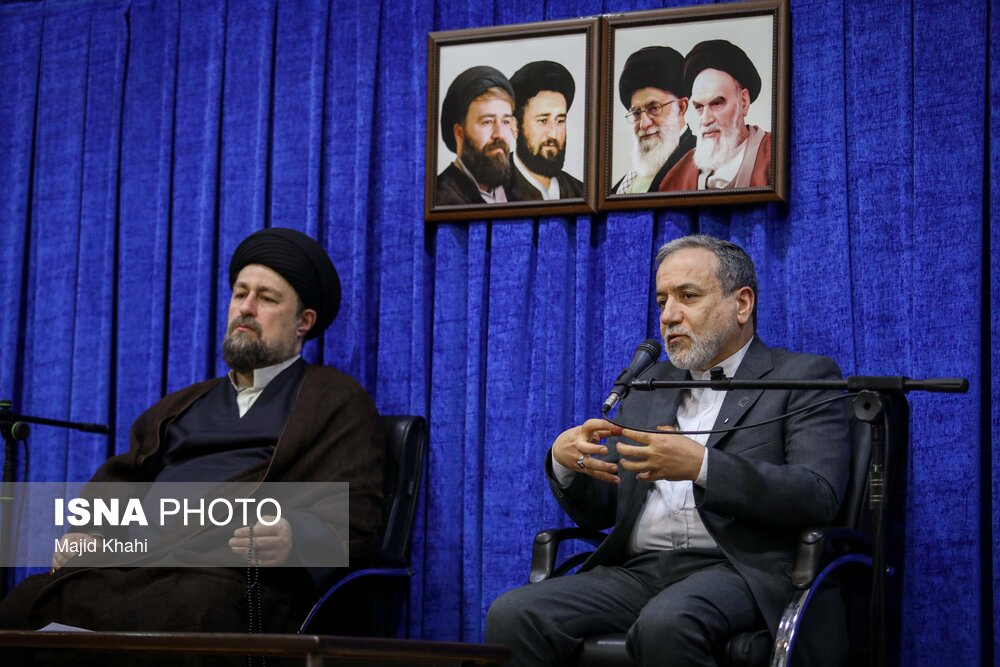 مراسم تجدید میثاق وزیر خارجه با آرمان‌های امام راحل