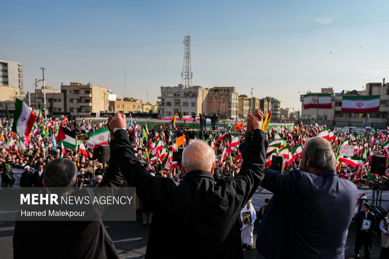 تجمع همبستگی ملی با سخنرانی رئیس مجلس
