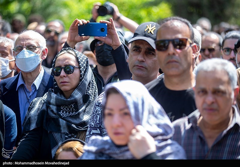 مراسم خاکسپاری مرحوم کیومرث پوراحمد