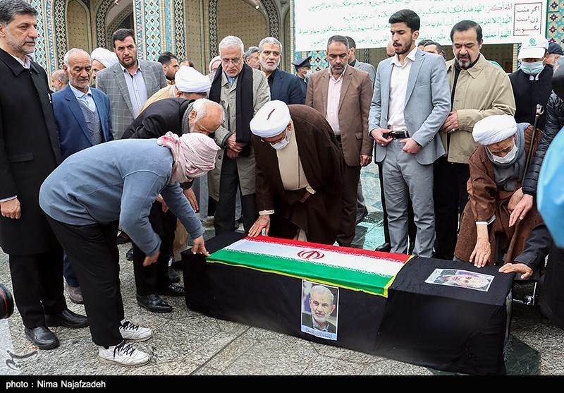 تشییع پیکر مرحوم غفوری‌فرد در حرم مطهر رضوی