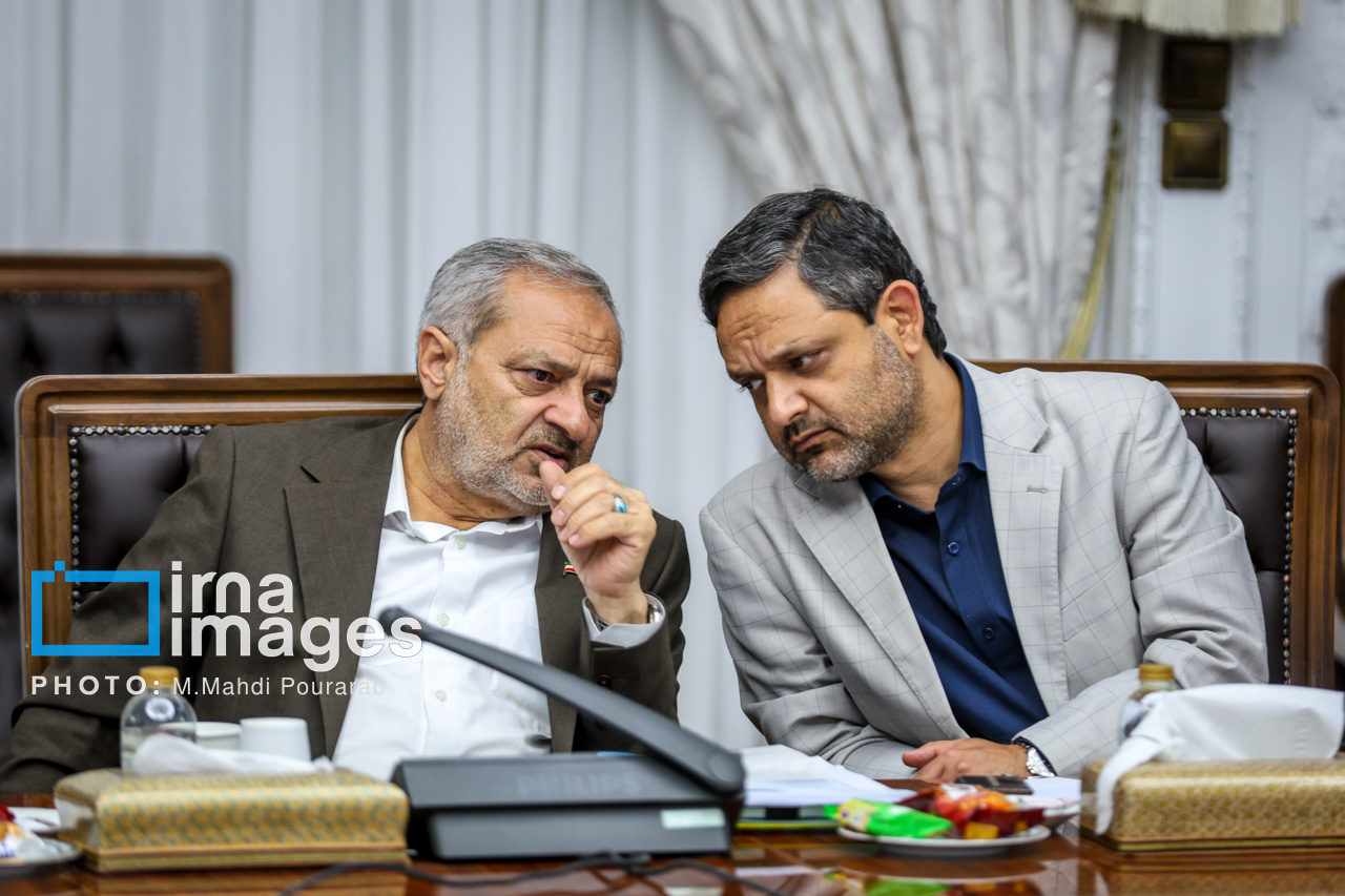 جلسه شورای عالی انقلاب فرهنگی