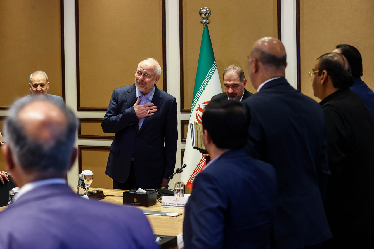 نشست اعضای فدراسیون اتاق‌های بازرگانی پاکستان با  قالیباف 