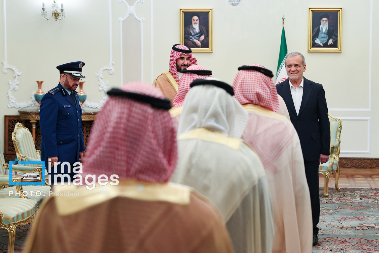 دیدار وزیر دفاع عربستان با رئیس جمهور