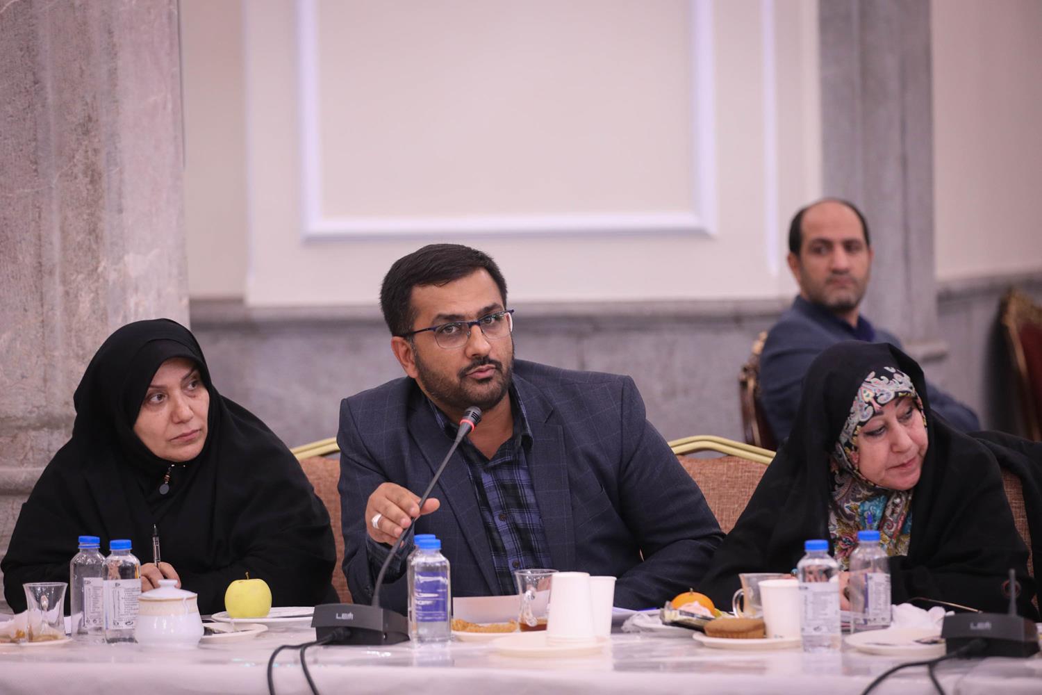 دیدار شورایاران محلات تهران با قالیباف