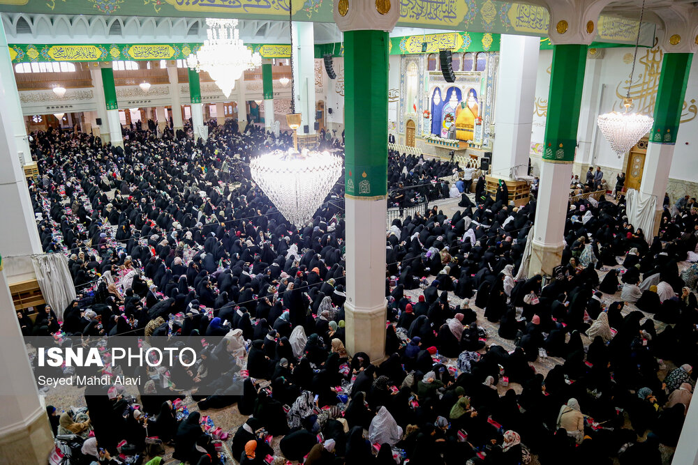 اجتماع بزرگ دختران دانشجو در قم