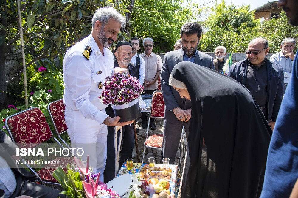 قهرمان بازمانده ناوشکن دنا»