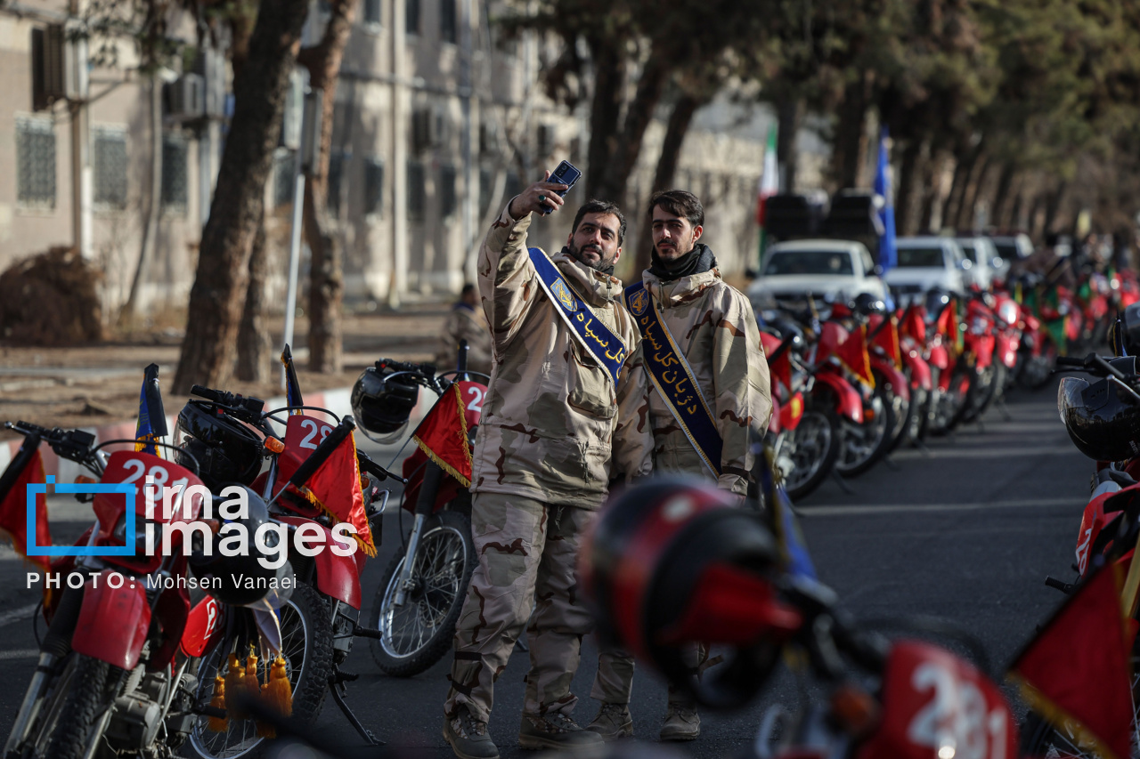 رژه موتور سواران 