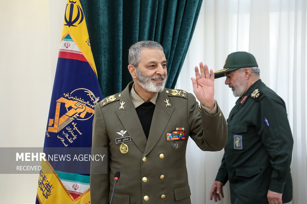 دیدار صمیمانه فرماندهان ارتش با سپاه