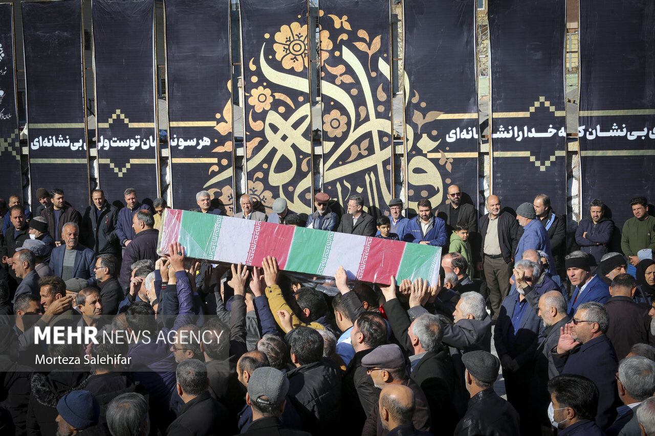 تشییع پیکر مطهر ۳۰۰ شهید گمنام دفاع مقدس در سراسر کشور