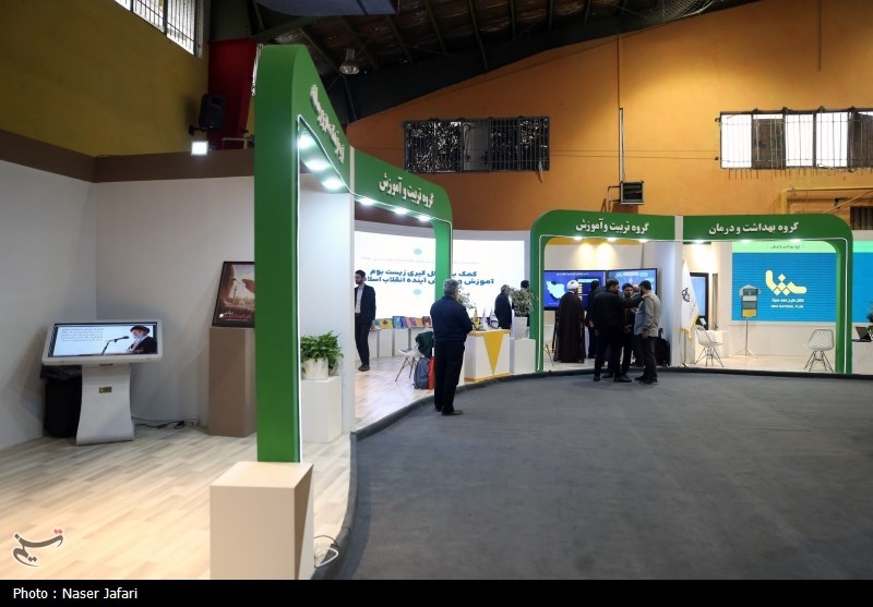 بازدید مخبر از نمایشگاه الگوهای مسیر پیشرفت