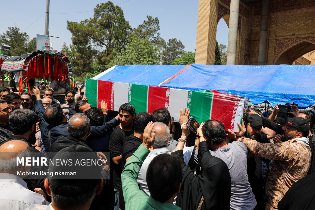 تشییع و تدفین پیکر شهدای حملات رژیم صهیونیستی در تهران