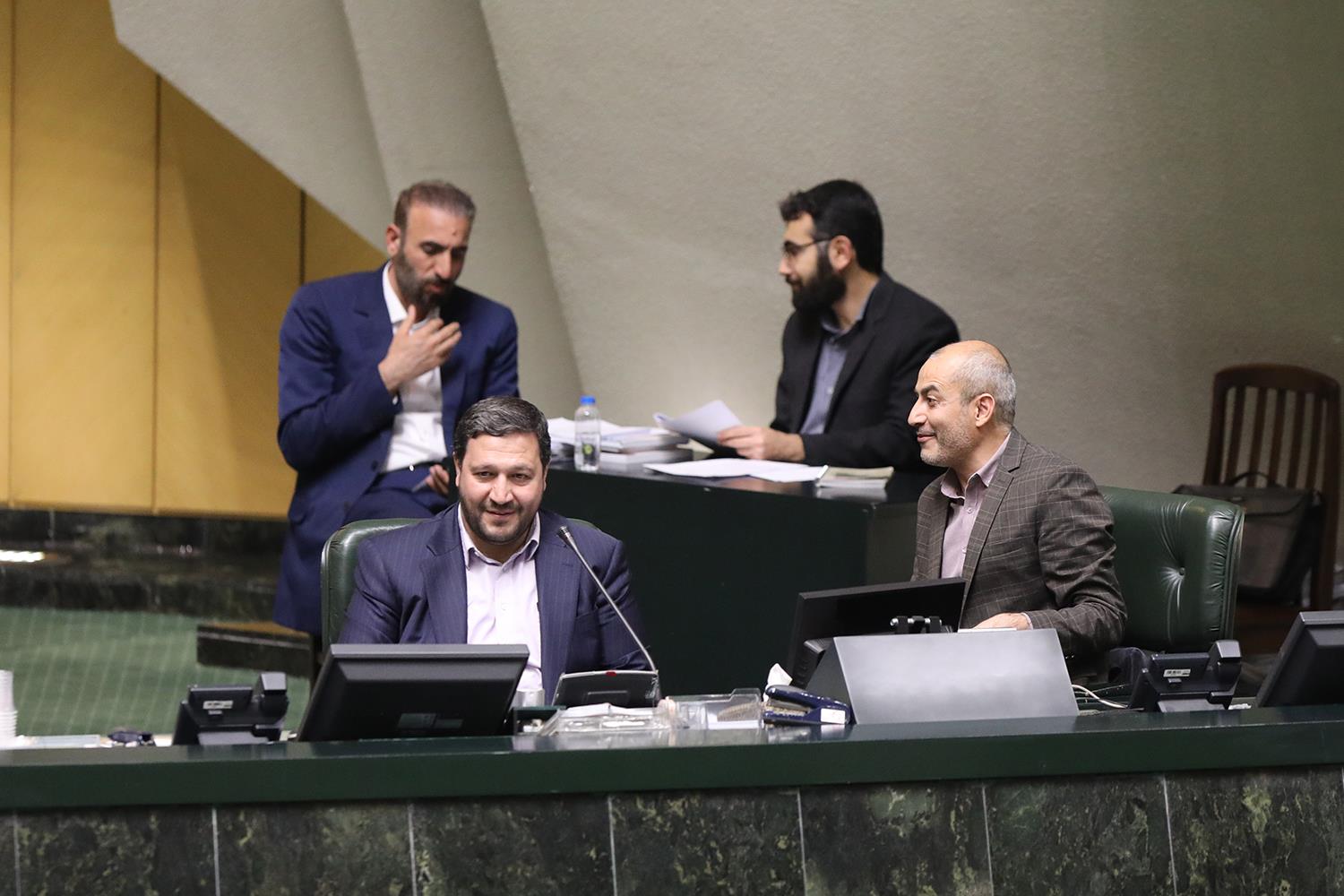 بیست و هشتمین نشست بررسی برنامه هفتم توسعه در صحن علنی مجلس