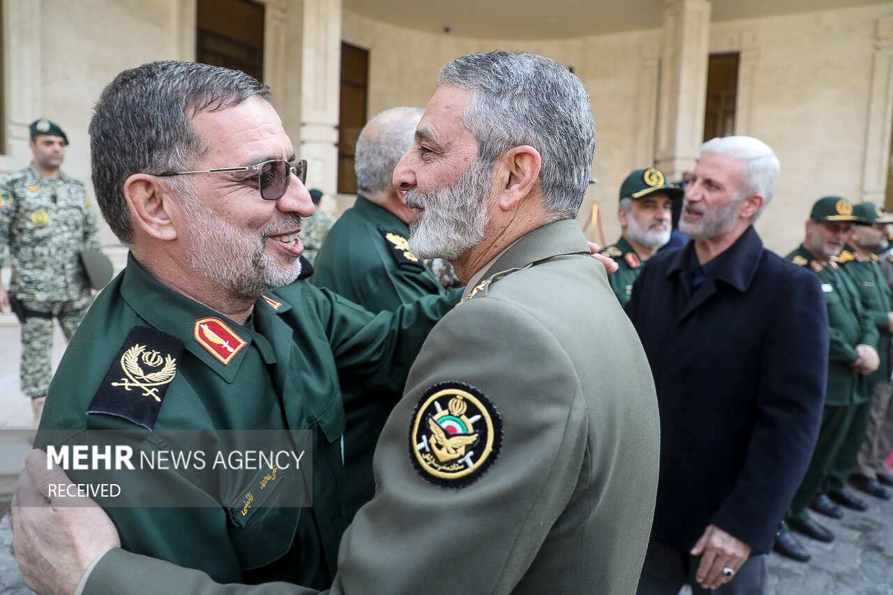 دیدار صمیمانه فرماندهان ارتش با سپاه