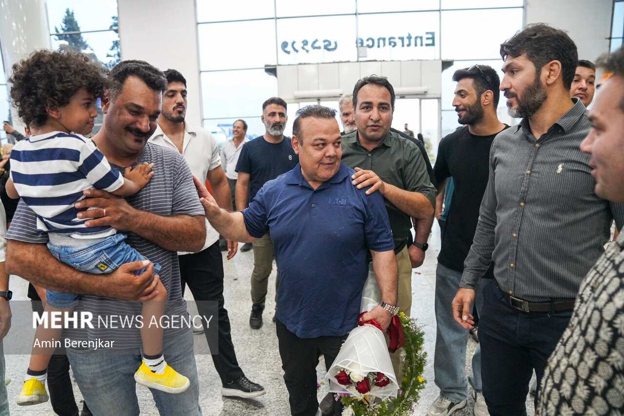 استقبال از قهرمانان مسابقات جهانی کشتی در شیراز