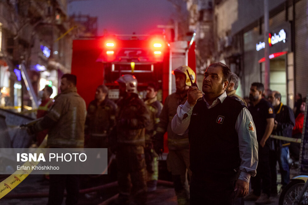 آتش‌سوزی انبار لوازم الکترونیکی در لاله‌زار