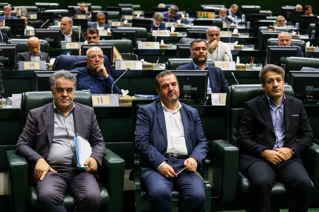 بررسی اجرای برنامه هفتم در مجلس با حضور رئیس جمهور