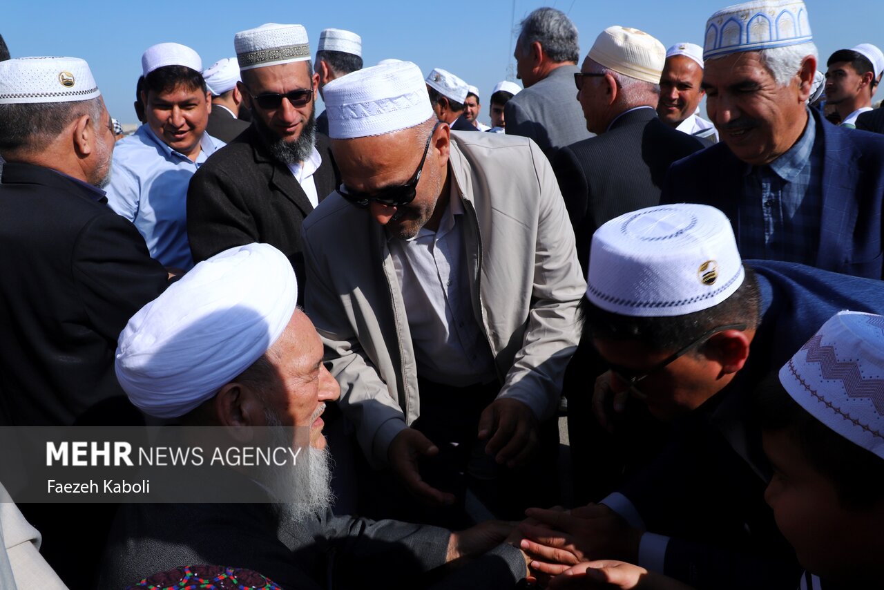 اقامه نماز عید سعید فطر در ترکمن صحرا