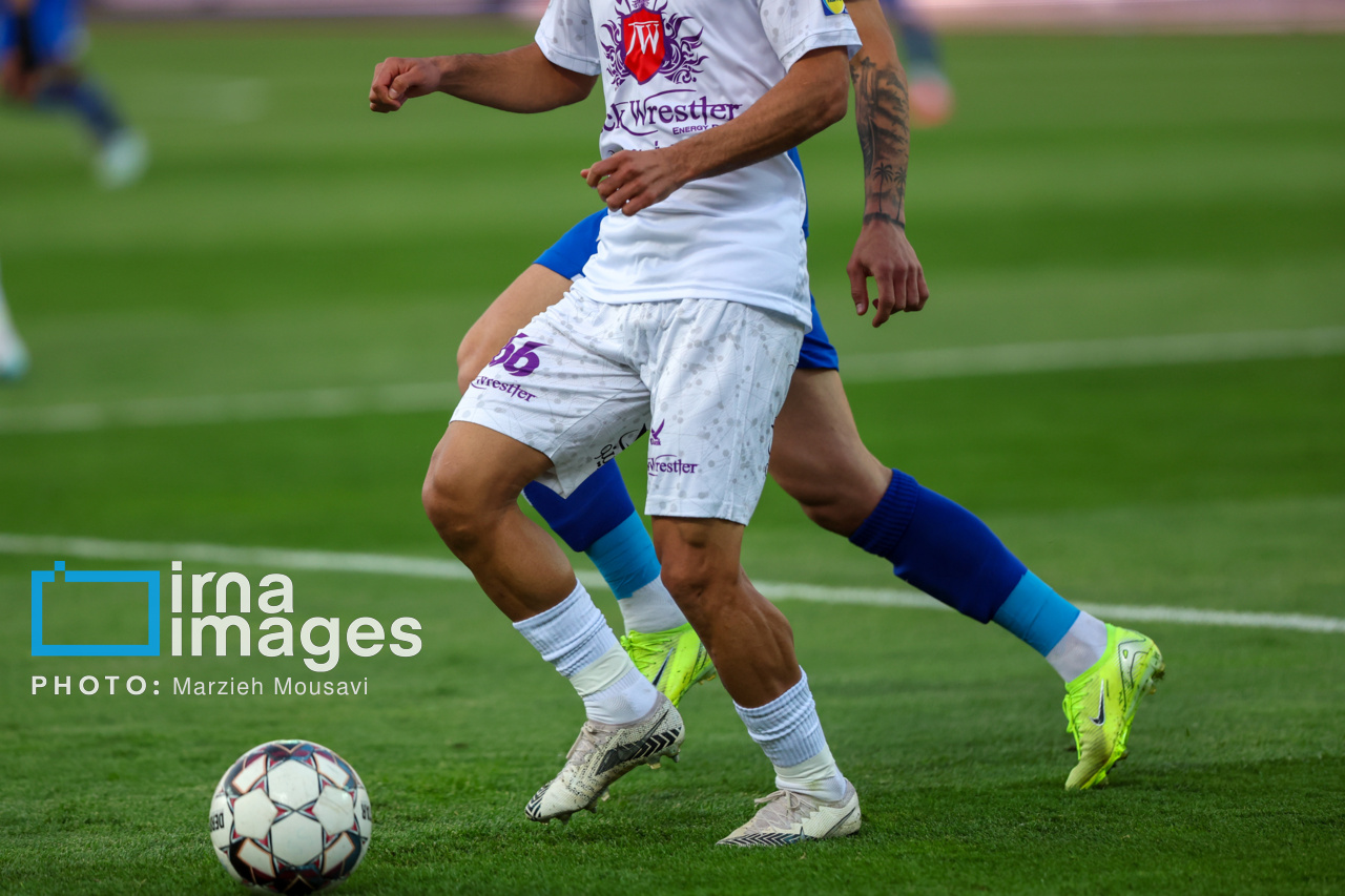 بازی استقلال تهران و هوادار