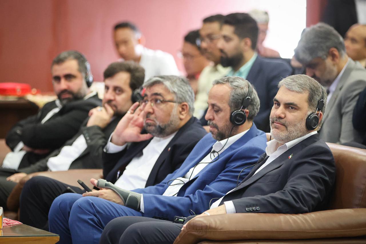 حضور قالیباف در جمع دانشجویان دانشگاه هدایةالله جاکارتا