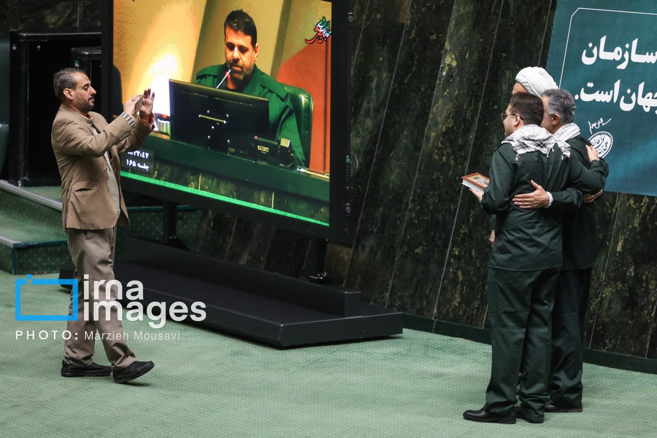 مراسم سالروز ورود امام خمینی(ره) به کشور