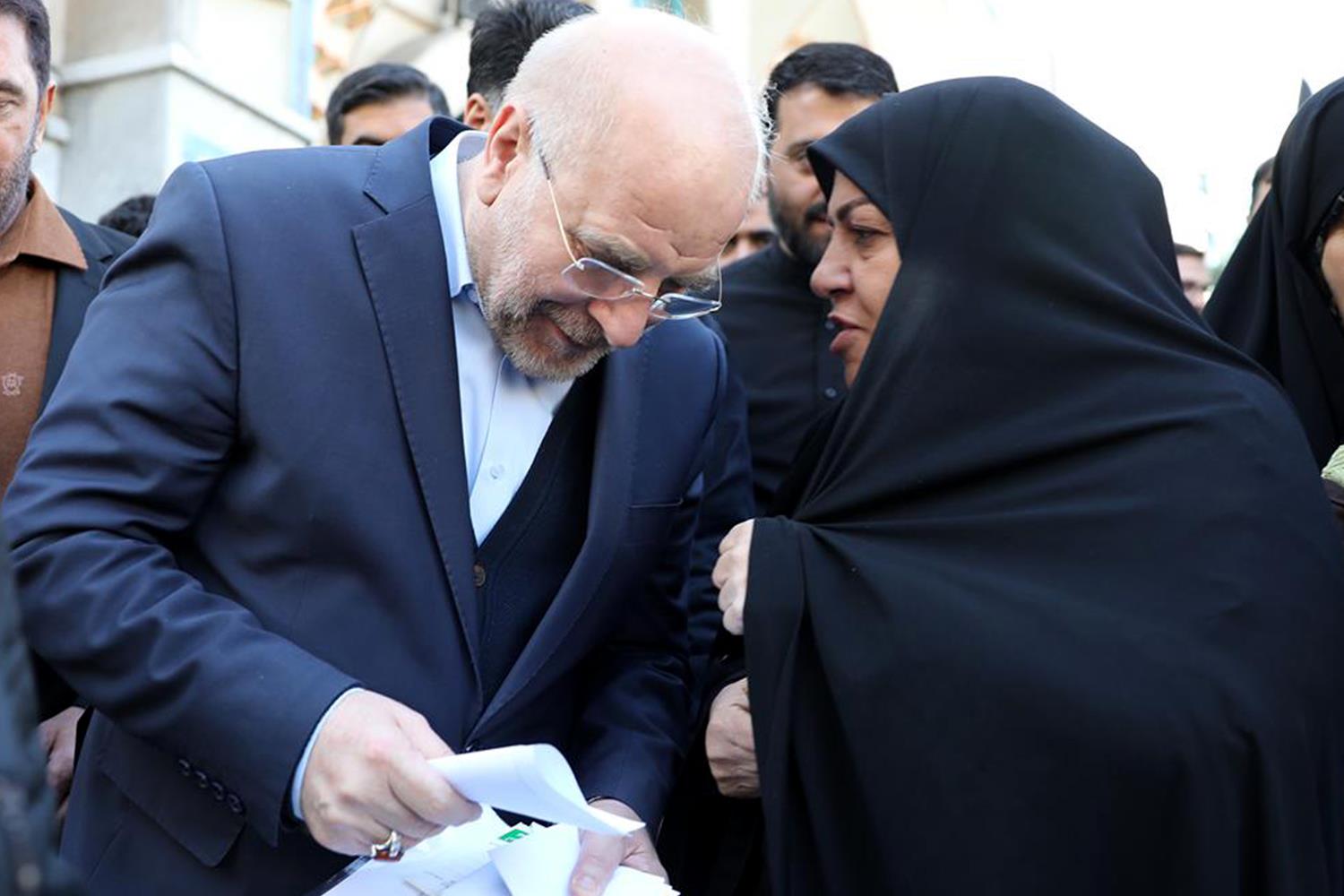 حضور قالیباف در مراسم یادبود مادر سید محمدجواد شوشتری