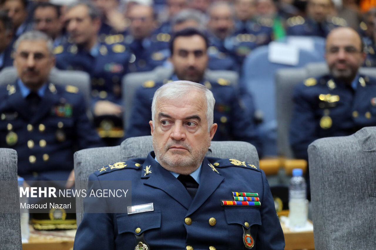 دیدار فرماندهان و کارکنان نیروهای هوایی