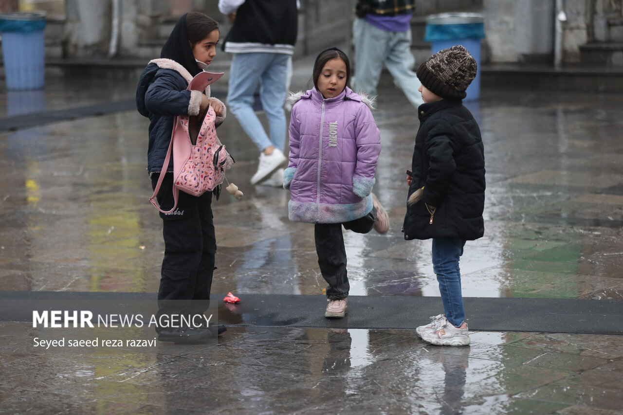 حال و هوای حرم حضرت عبدالعظیم (ع) حسنی در روز نیمه شعبان