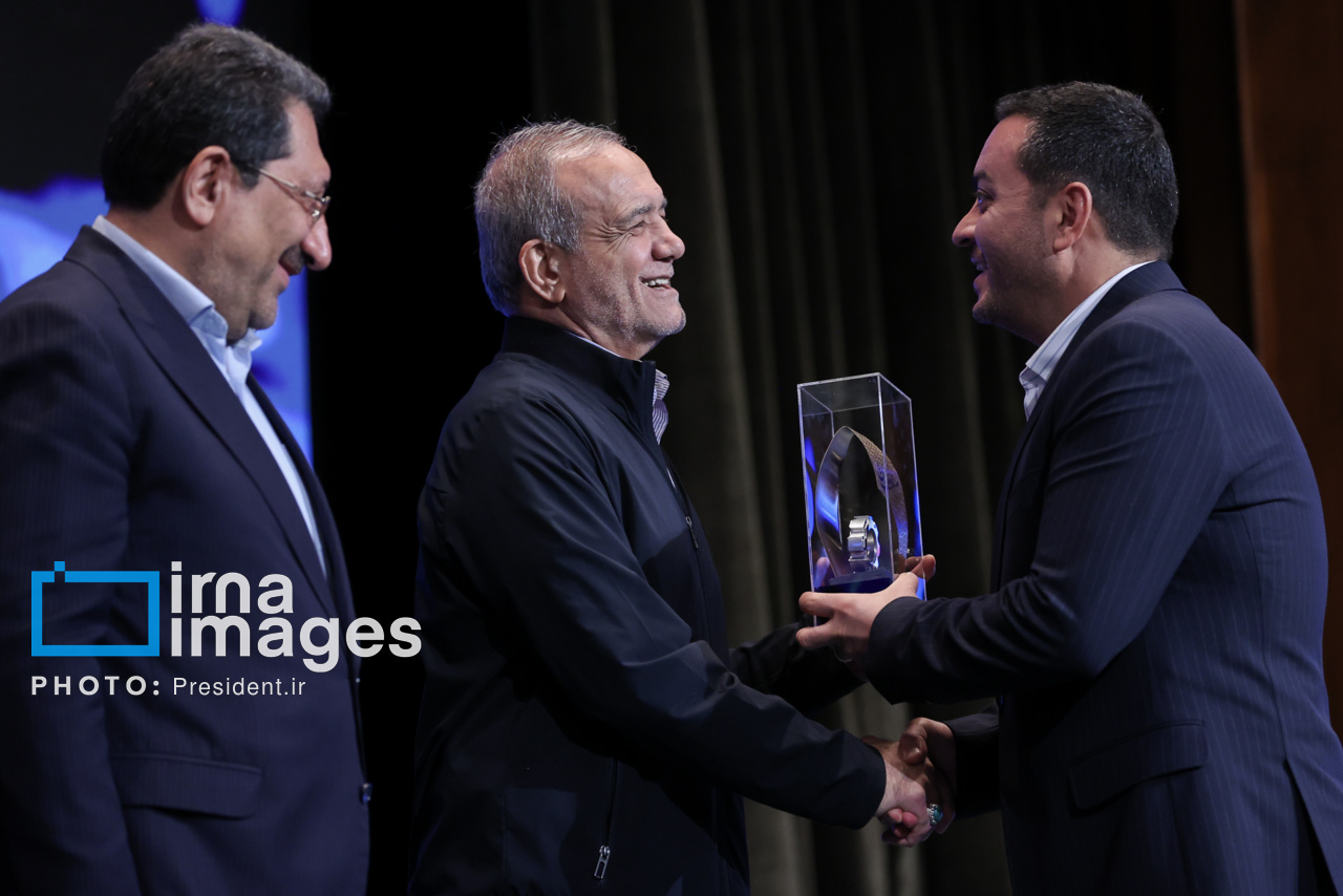 تجلیل از صنعتگران برتر کشور با حضور پزشکیان