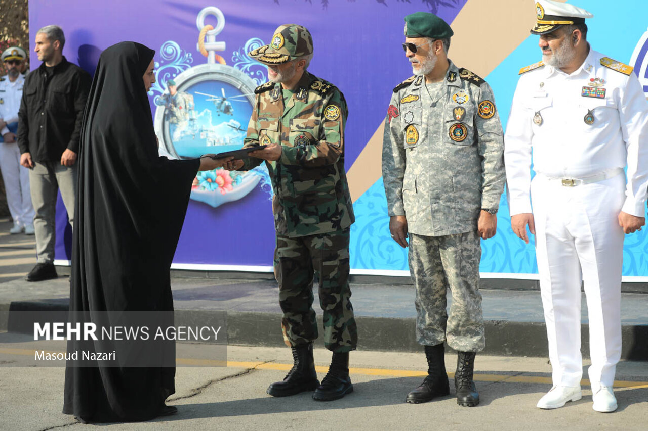 الحاق پایگاه شناوری «کردستان» و ناوشکن «سهند»