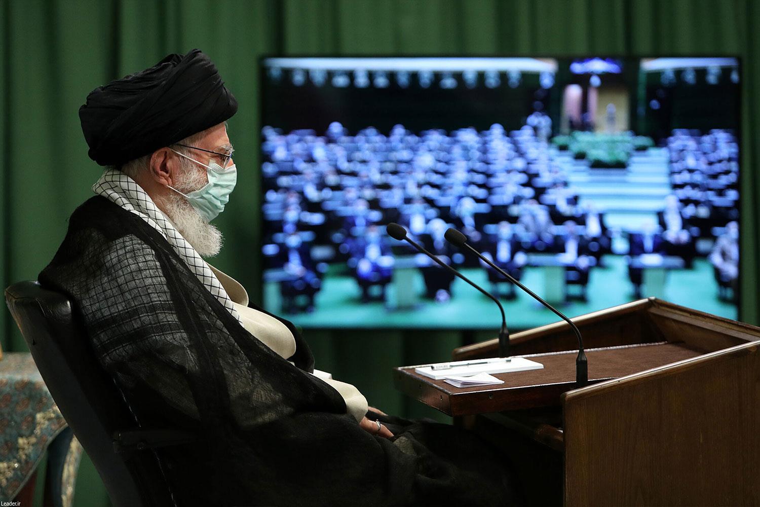 ارتباط تصویری نمایندگان مجلس با رهبر انقلاب