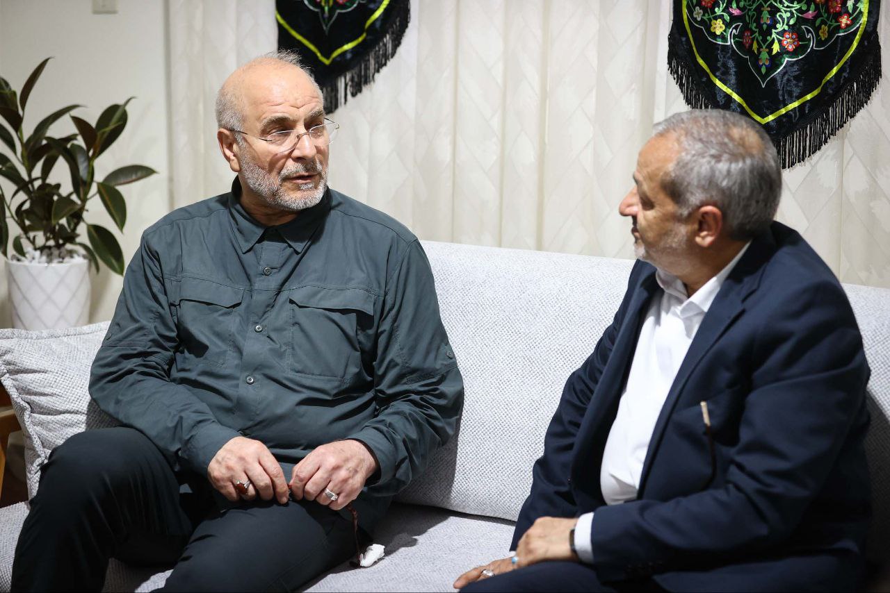 ضور قالیباف در منزل سرلشکر شهید محمد کاظمی