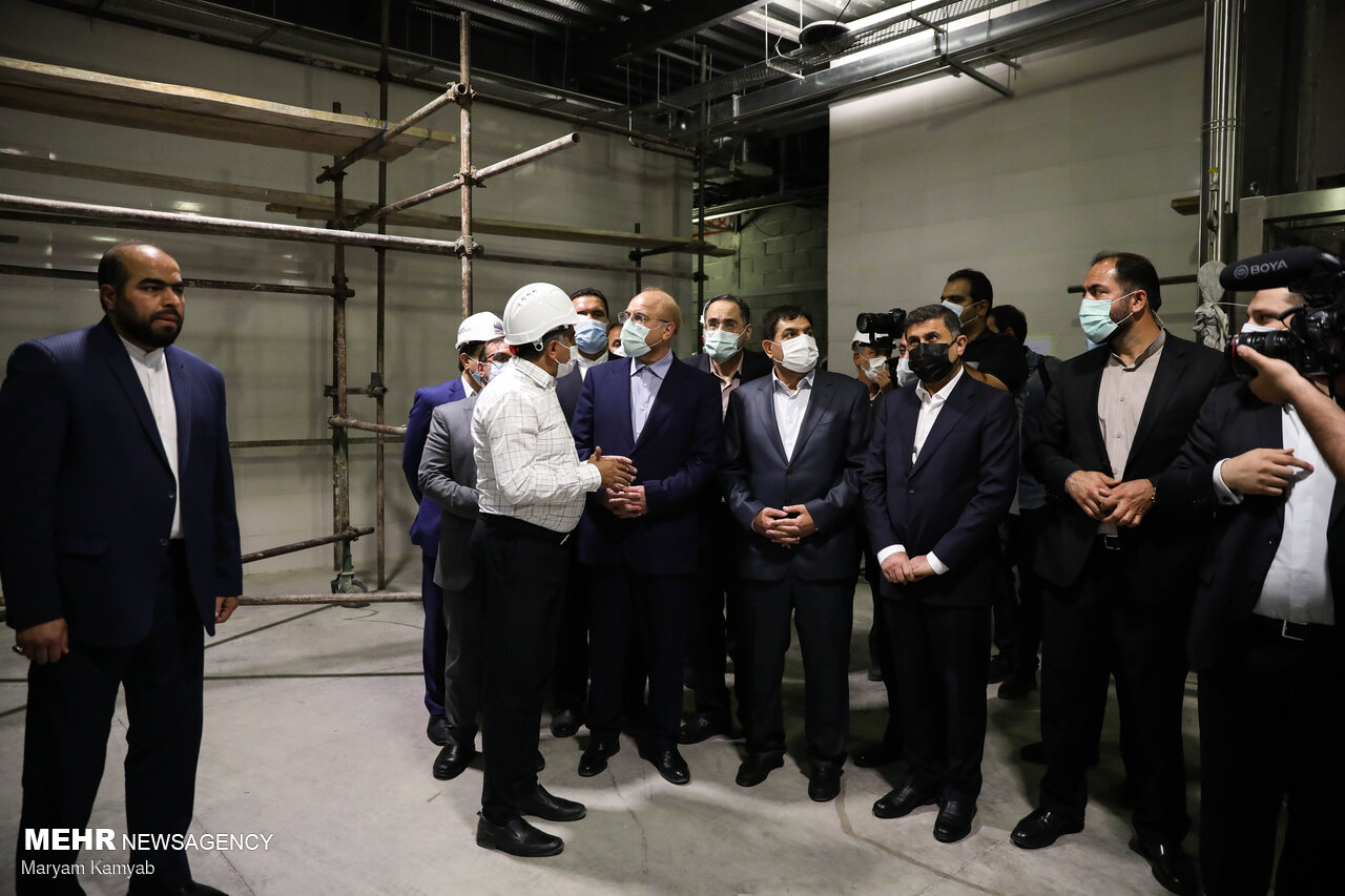 بازدید قالیباف از کارخانه تولید واکسن برکت