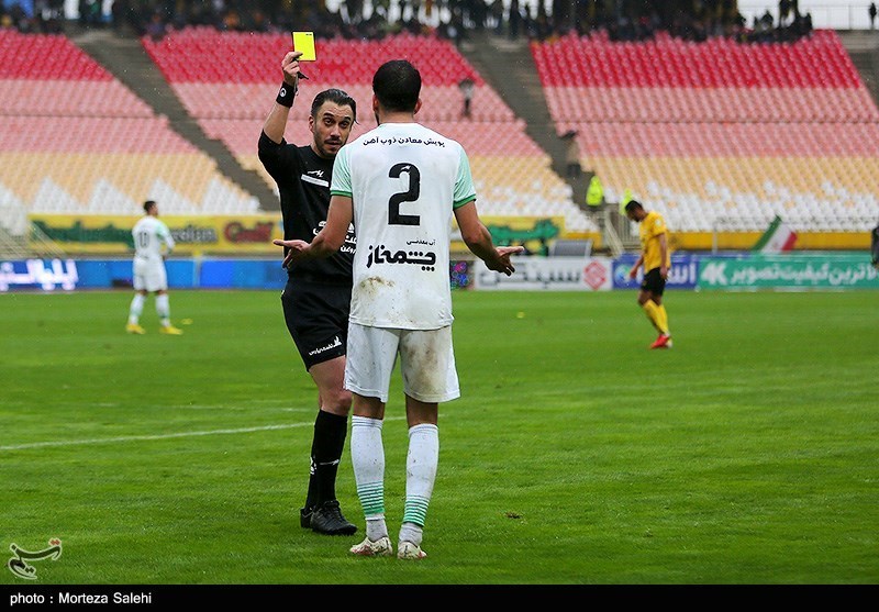 دیدار تیم‌های فوتبال سپاهان و ذوب‌آهن