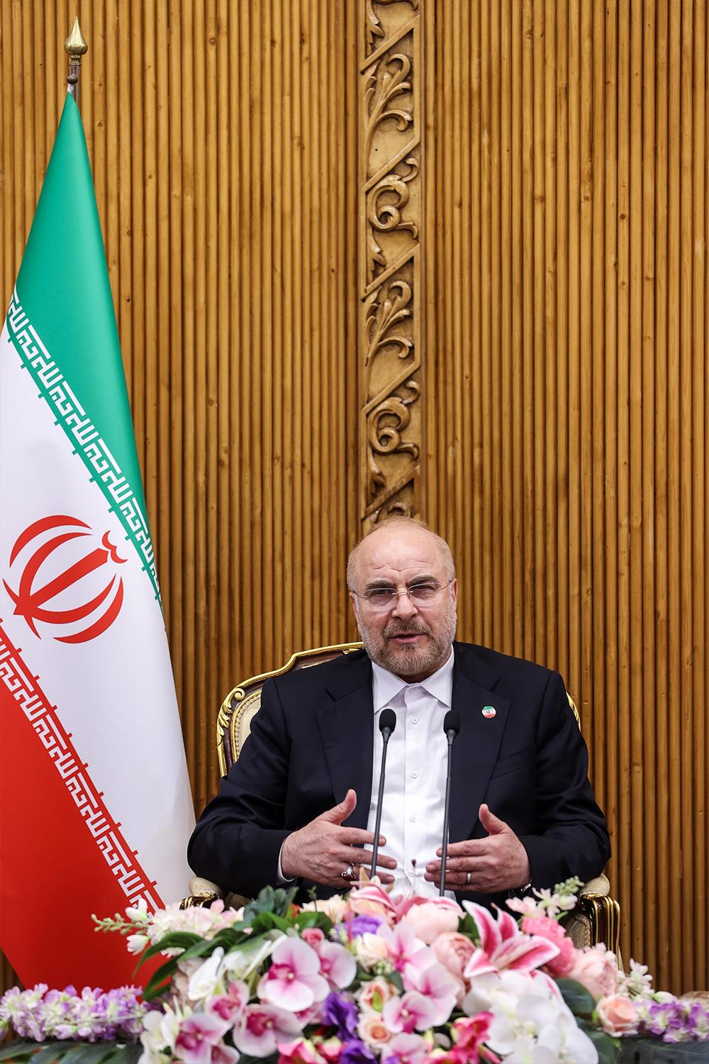 استقبال رسمی از قالیباف در بازگشت از امارات