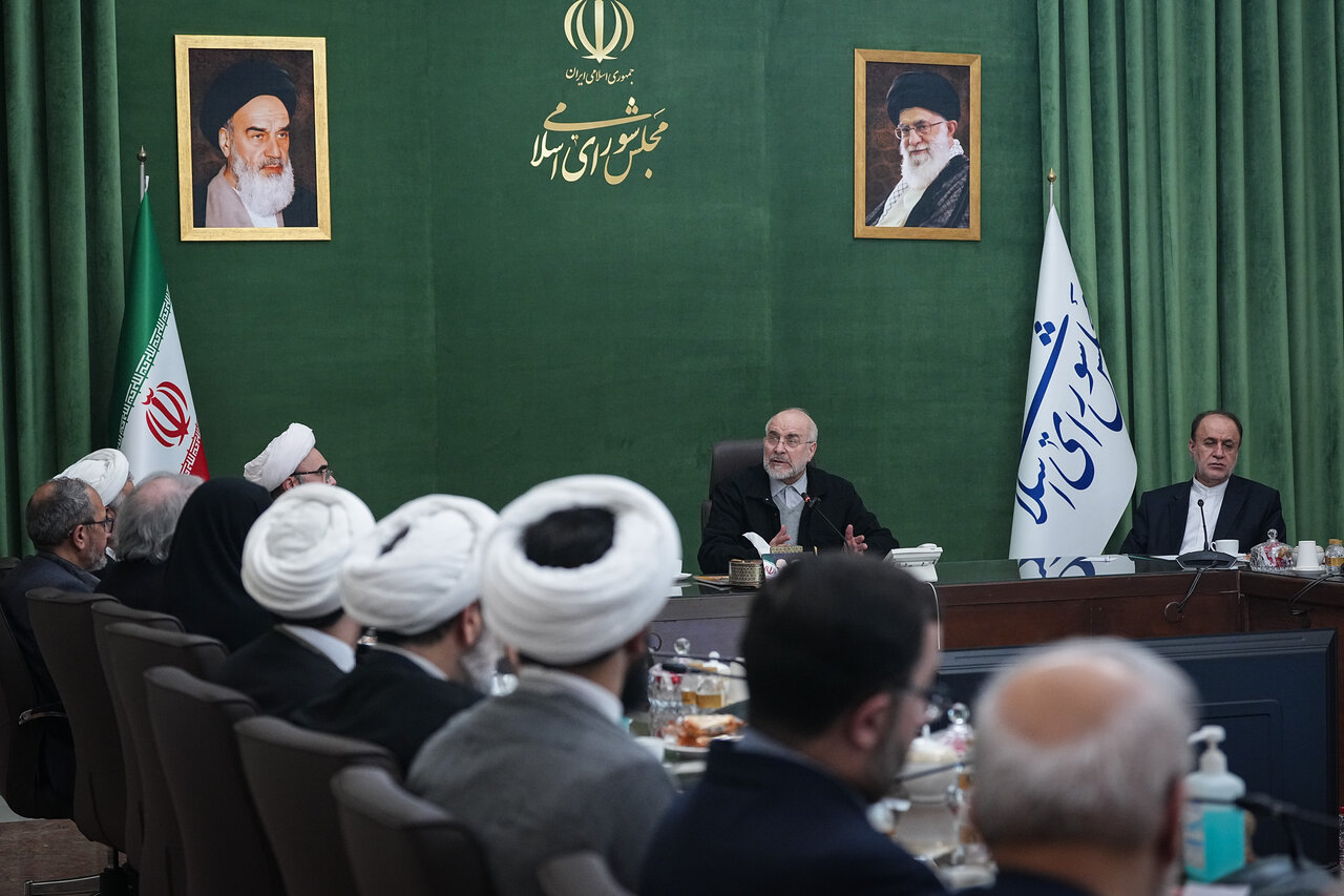 دیدار اعضای شورای هماهنگی یوم الله دهه فجر با قالیباف