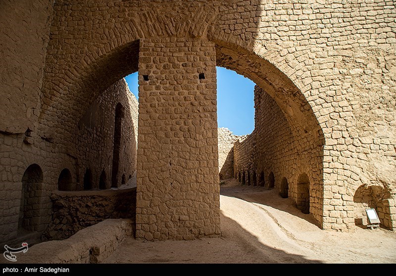 کاخ اردشیر بابکان - شیراز 