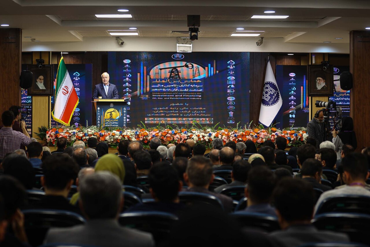 حضور قالیباف در همایش بین‌المللی صنعت نفت و گاز 