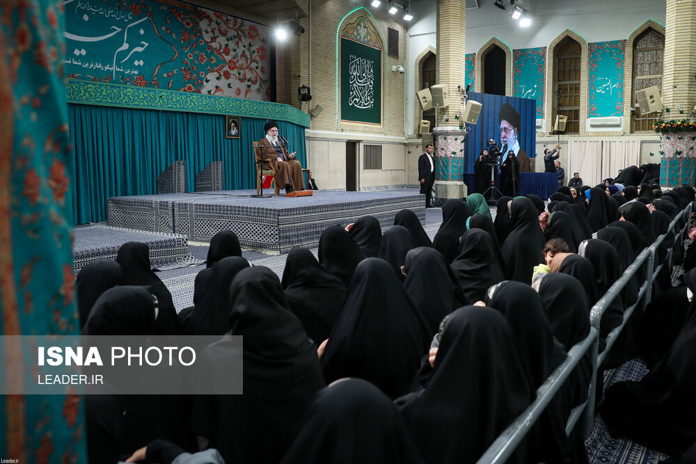  دیدار هزاران نفر از زنان و دختران با رهبر انقلاب