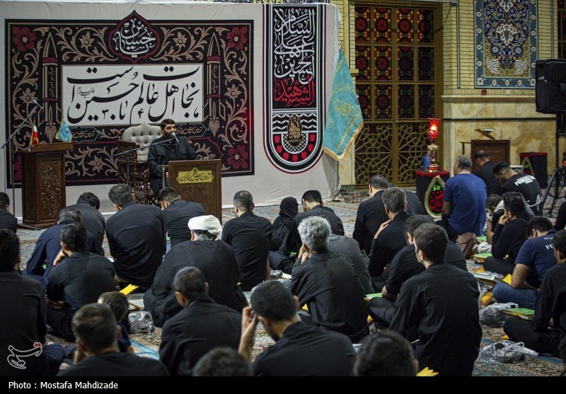 مراسم احیای شب عاشورا در مسجد جمکران