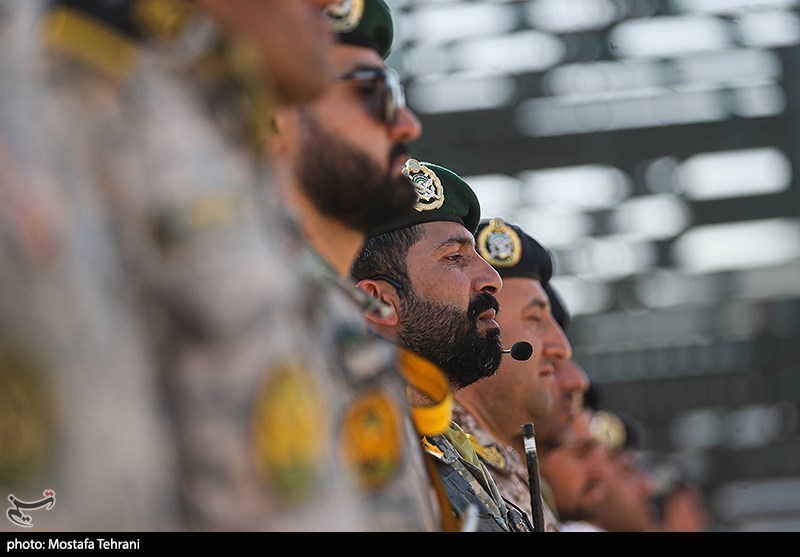 بازدید امیر ایرانی ازپادگان تکاوران نیروی دریایی ارتش