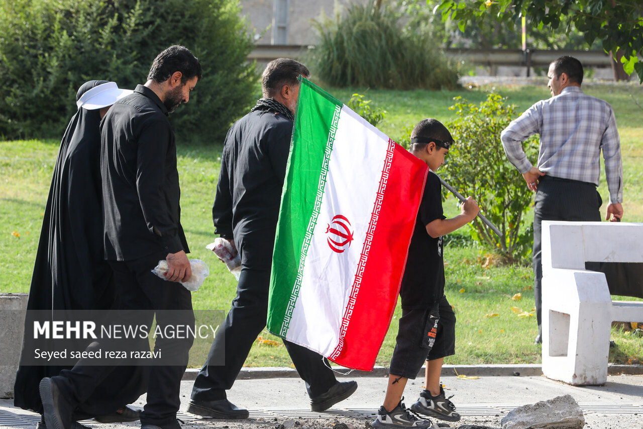  مراسم پیاده‌روی جاماندگان اربعین