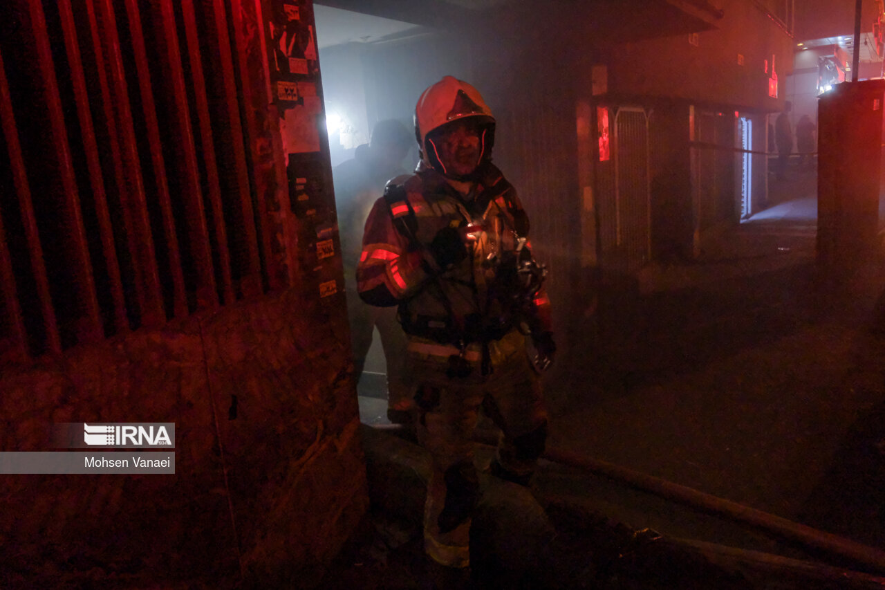 آتش سوزی در میدان ولیعصر