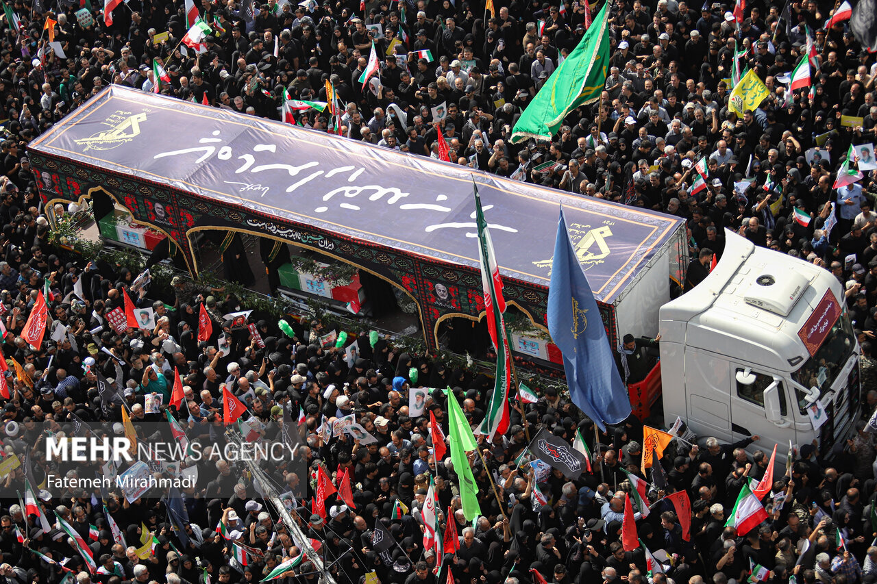 تشییع پیکر ۶۰ شهید اقتدار در تهران