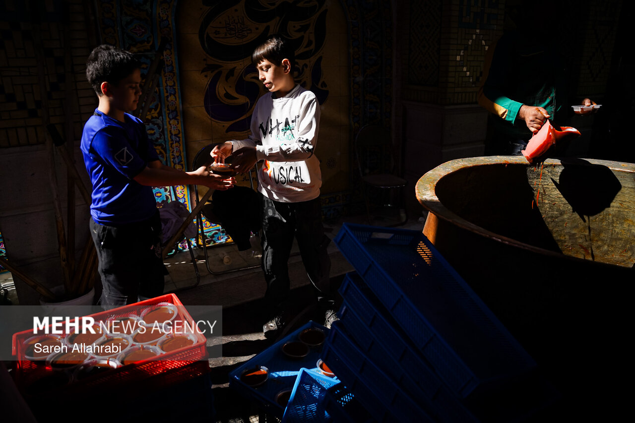 پخت ۵۰ تن سمنو در شیراز