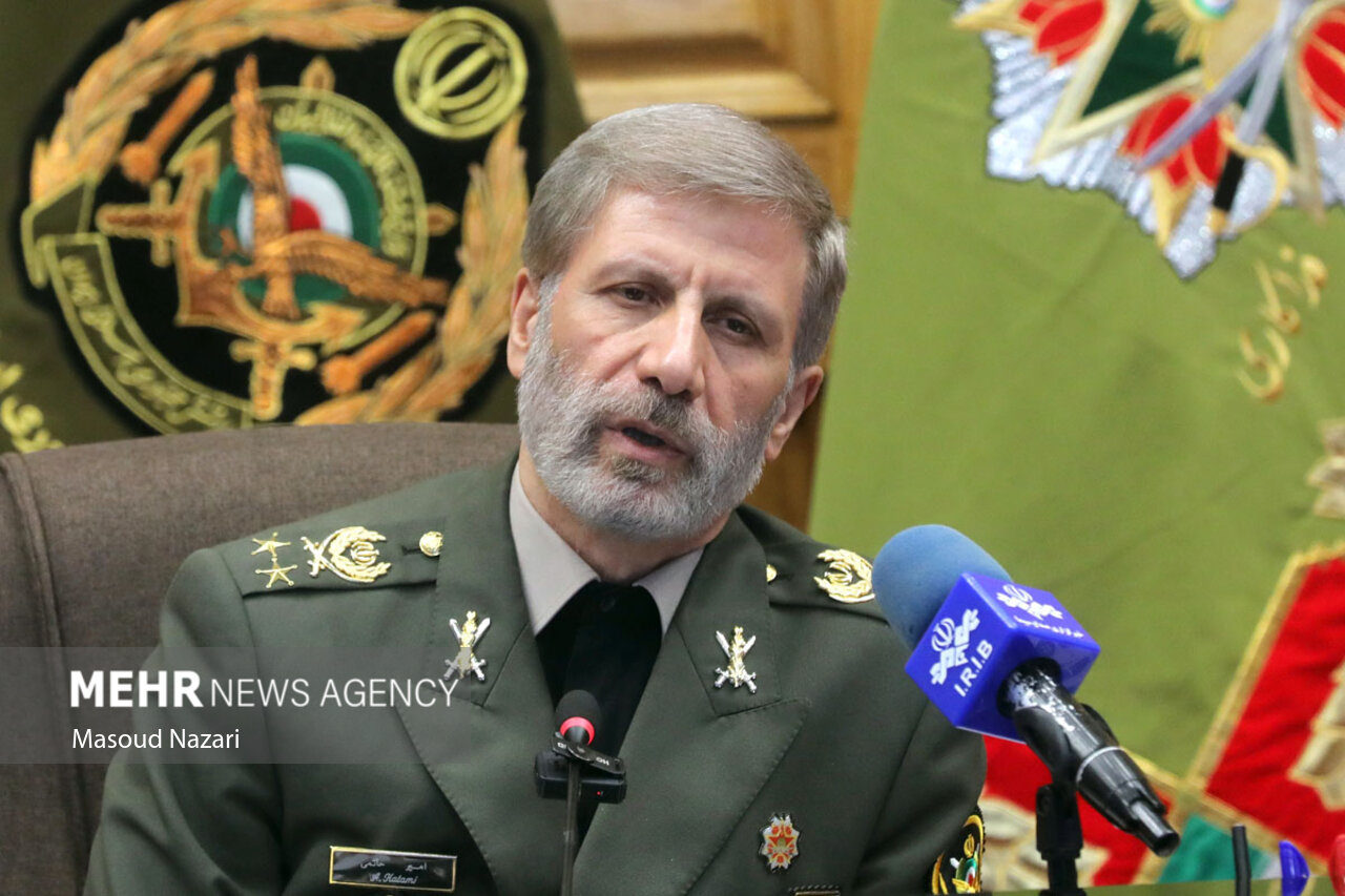 دیدار فرمانده کل ارتش با اعضای فراکسیون زنان مجلس