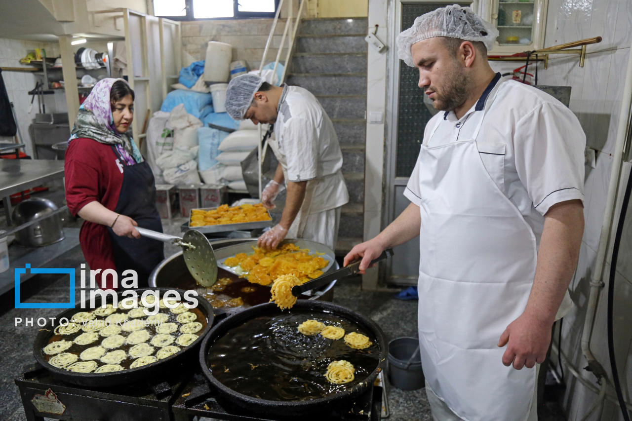 کارگاه پخت زولبیا و بامیه