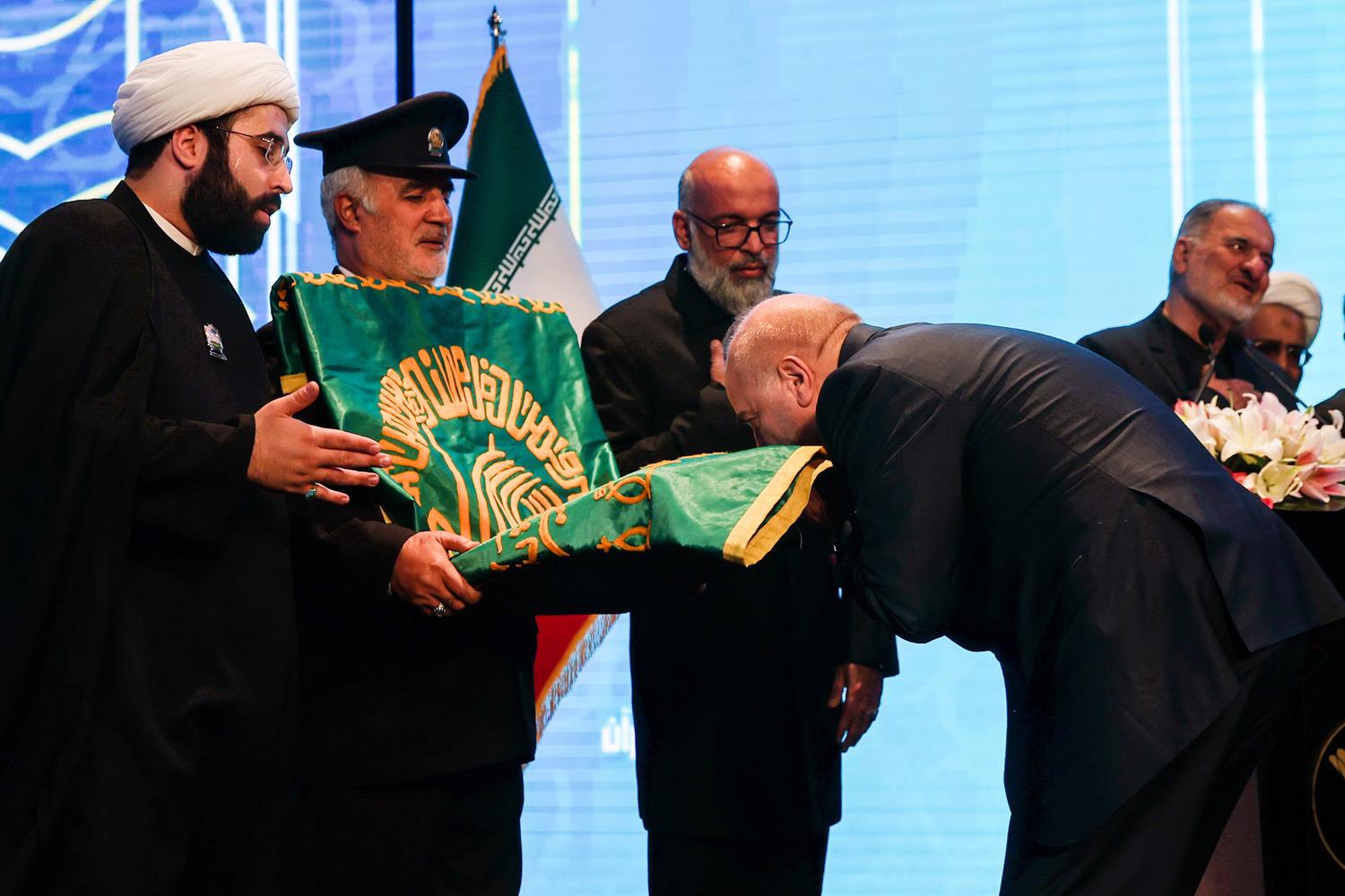 مراسم تجلیل از بانوان مبلغ و محفل‌دار قرآن کریم با حضور قالیباف